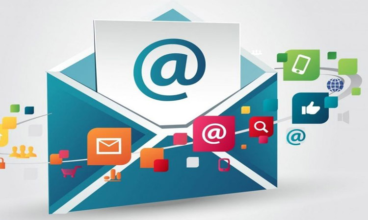 Recopilación correos electrónicos Facebook